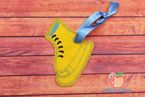 Review: Christmas Skate ITH Ornament for Holiday Crafts