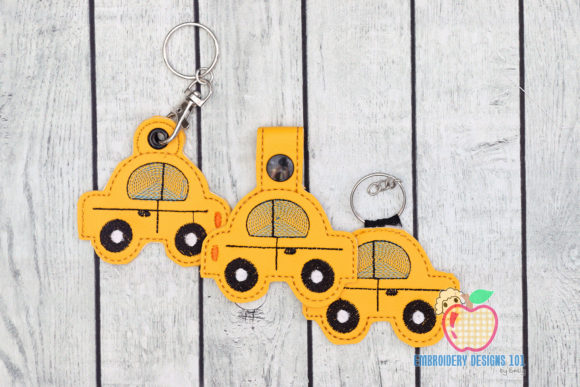 Review: Old Vintage Car Keyfob Keychain ITH Design